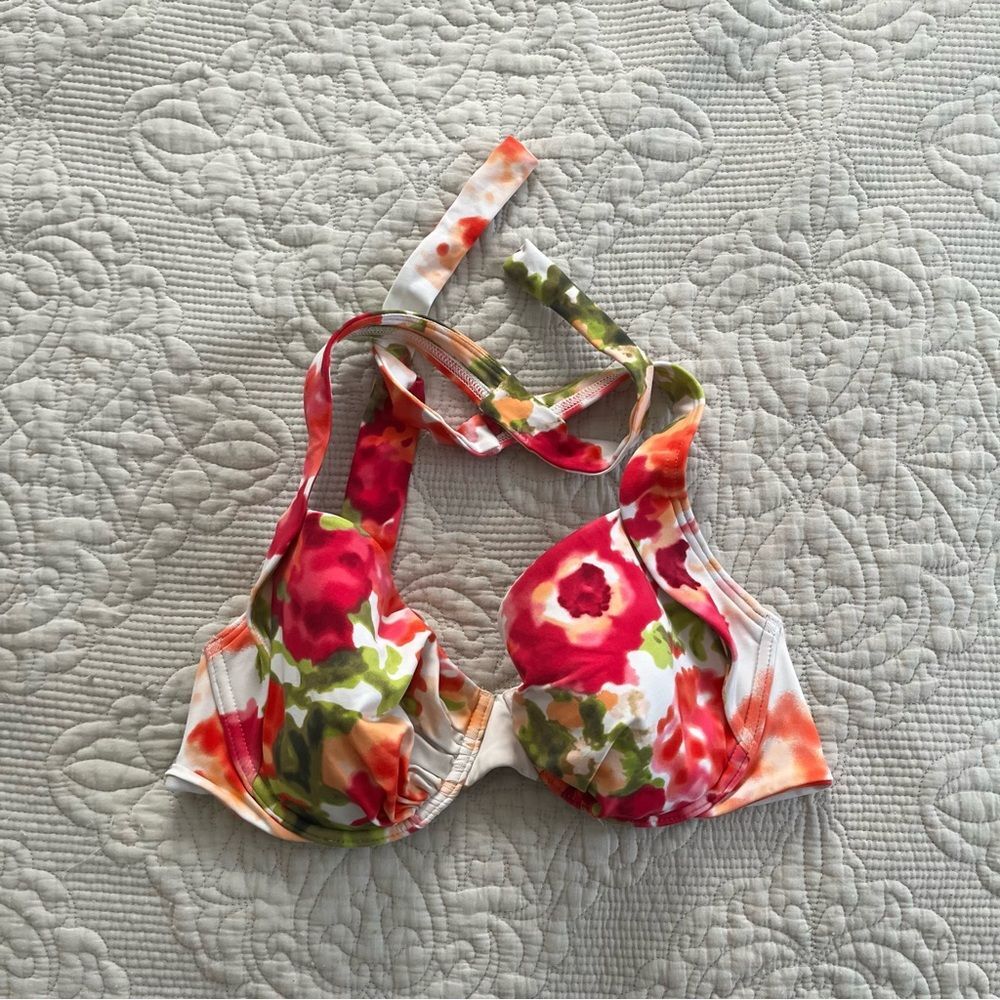 Tommy Bahamas 34dd floral bikini top